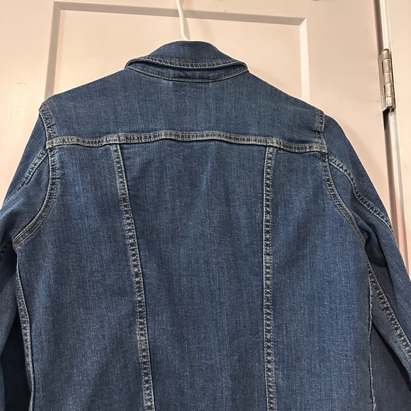 Woman’s Levi’s Blue jean jacket. Size Medium. Worn at most twice. - Picture 4 of 5